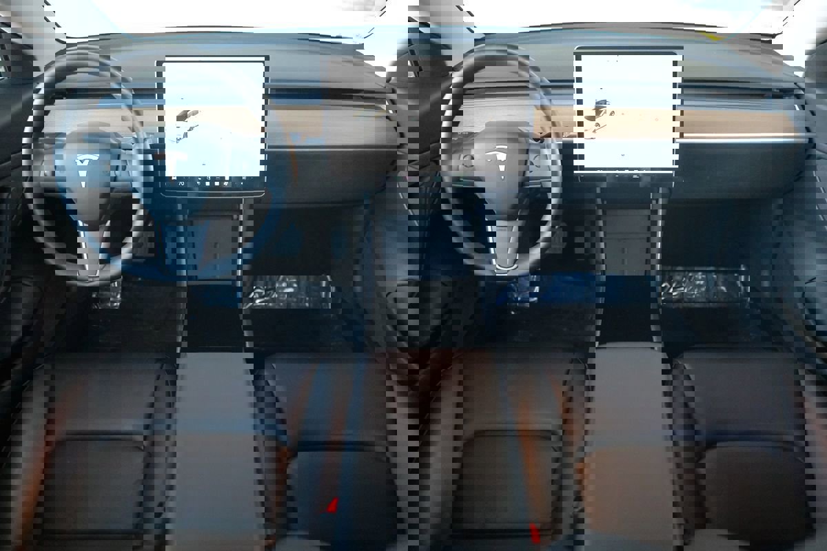 Used 2020 Tesla Model 3 Standard Range Plus image 14