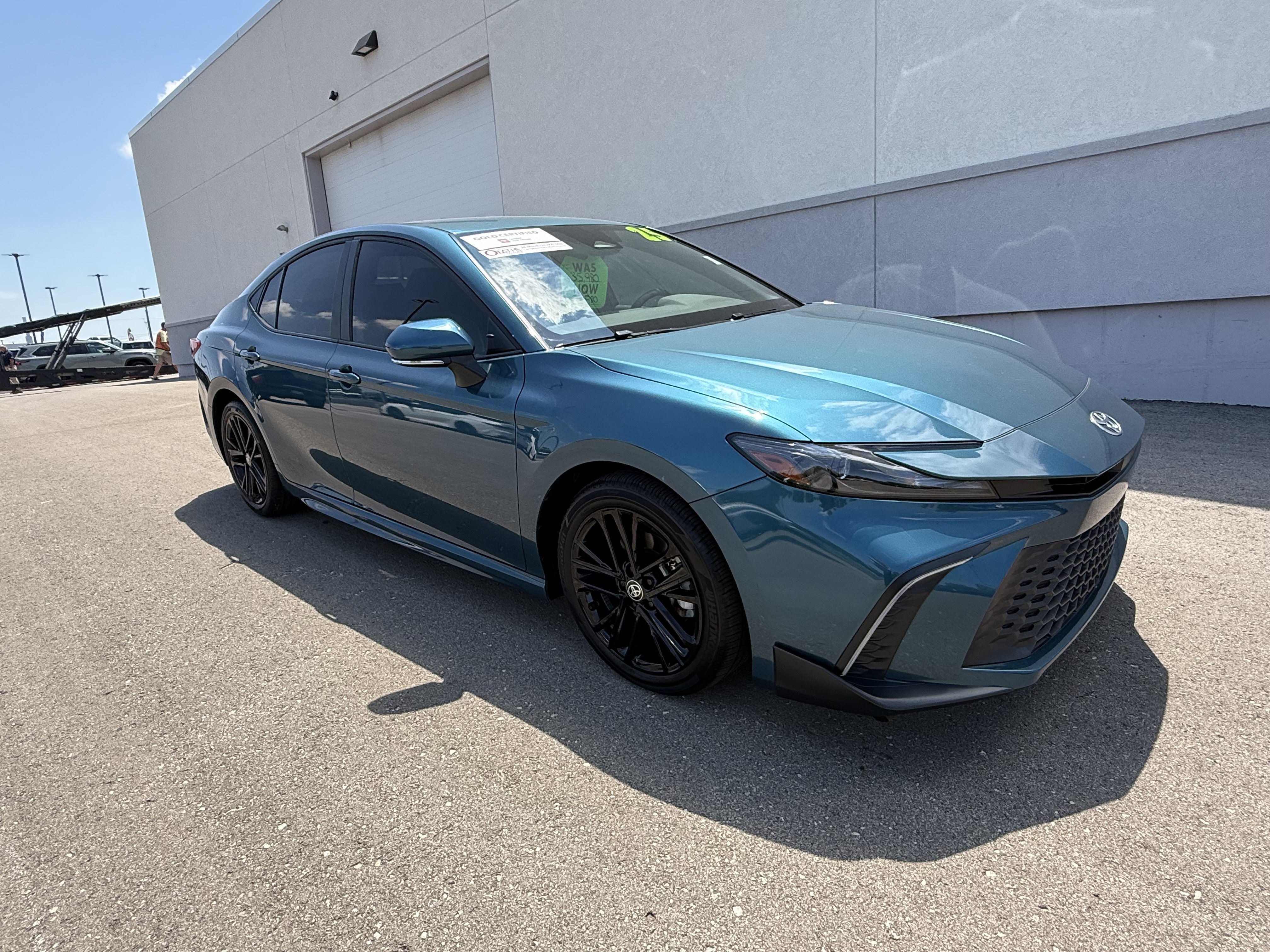 Used 2025 Toyota Camry SE w/ Multimedia Upgrade Package FWD image 15