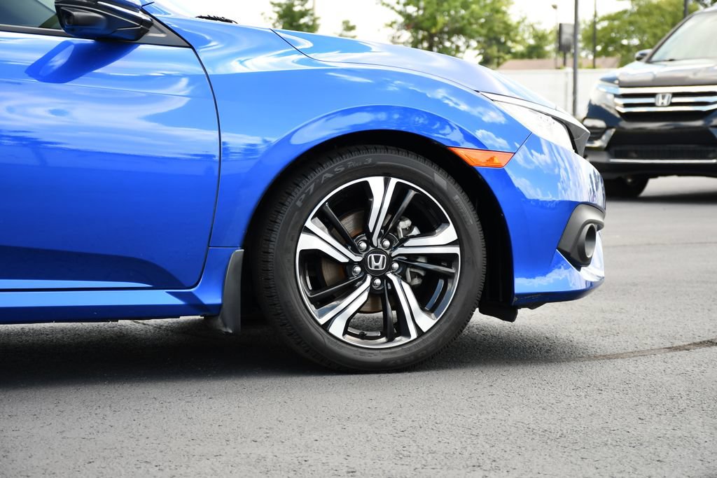 Used 2018 Honda Civic Touring image 9