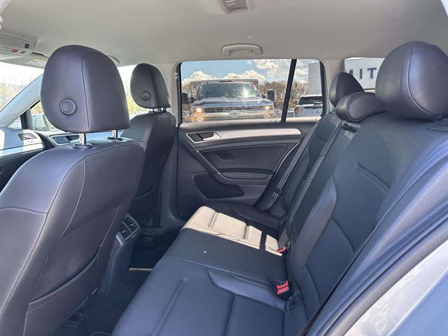 Used 2015 Volkswagen Golf TDI S image 10