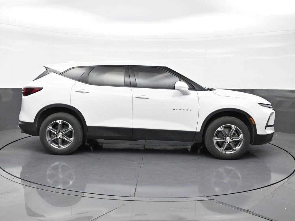 Used 2023 Chevrolet Blazer LT FWD image 6