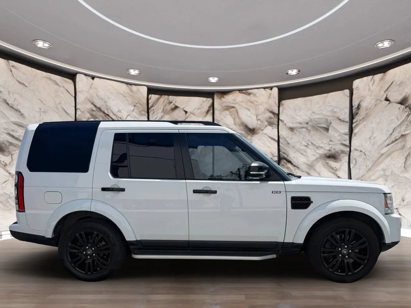 Used 2016 Land Rover LR4 HSE AWD/4WD image 4