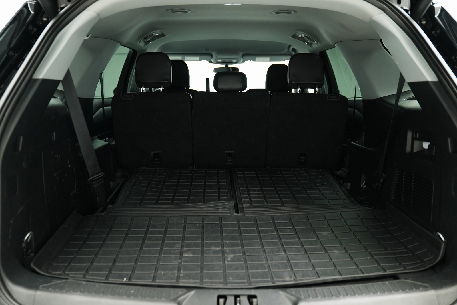 Used 2023 Ford Explorer XLT w/ Equipment Group 202A image 31