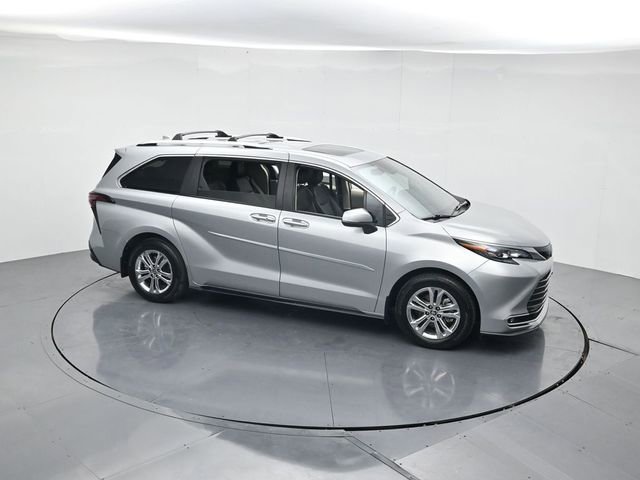 Used 2024 Toyota Sienna Platinum image 42