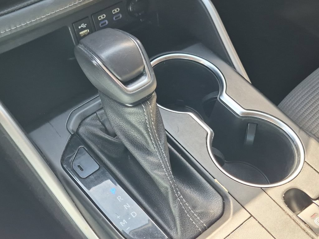 Used 2022 Toyota Highlander LE FWD image 21