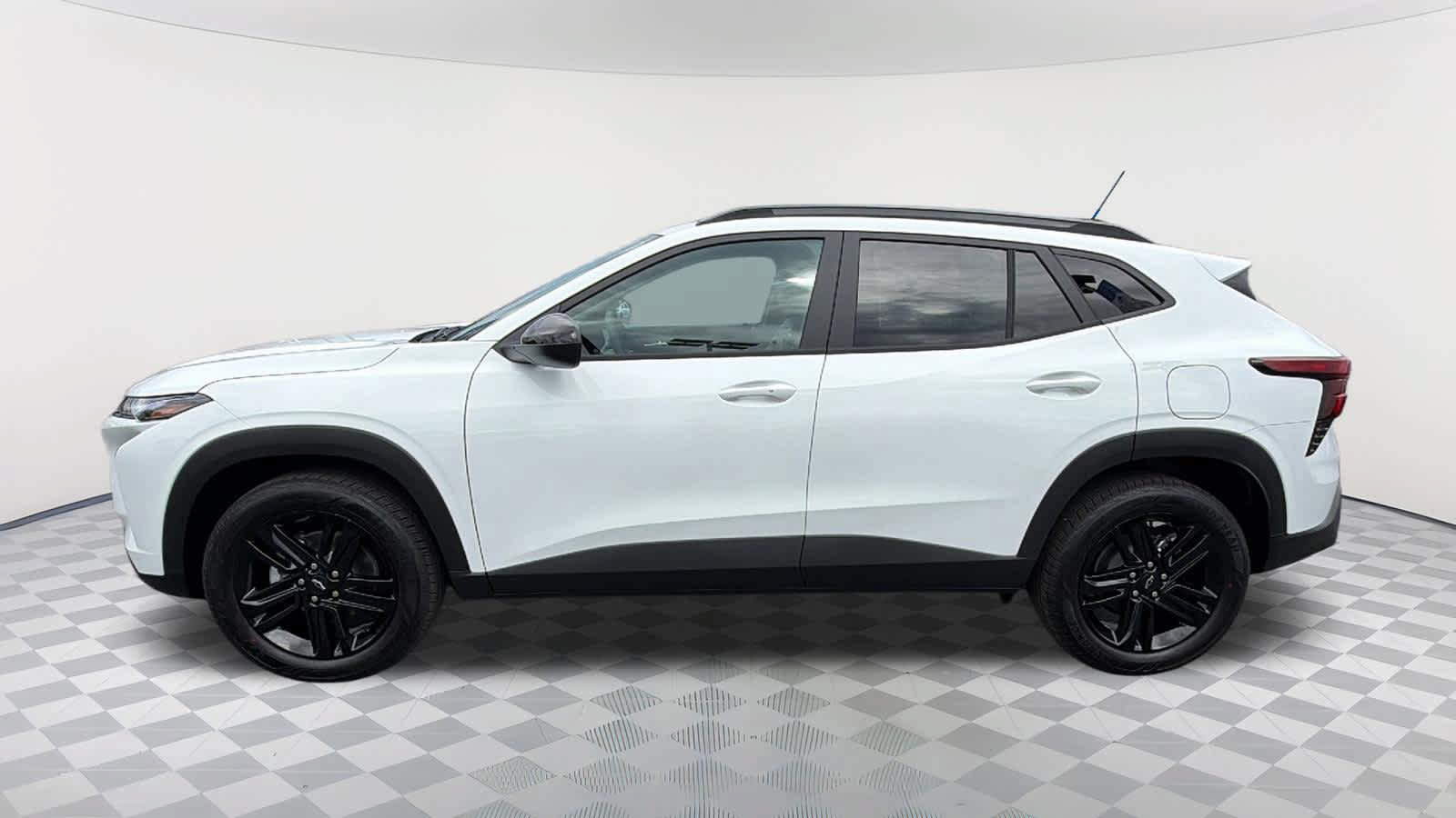 New 2026 Chevrolet Trax ACTIV w/ Sunroof Package FWD image 8