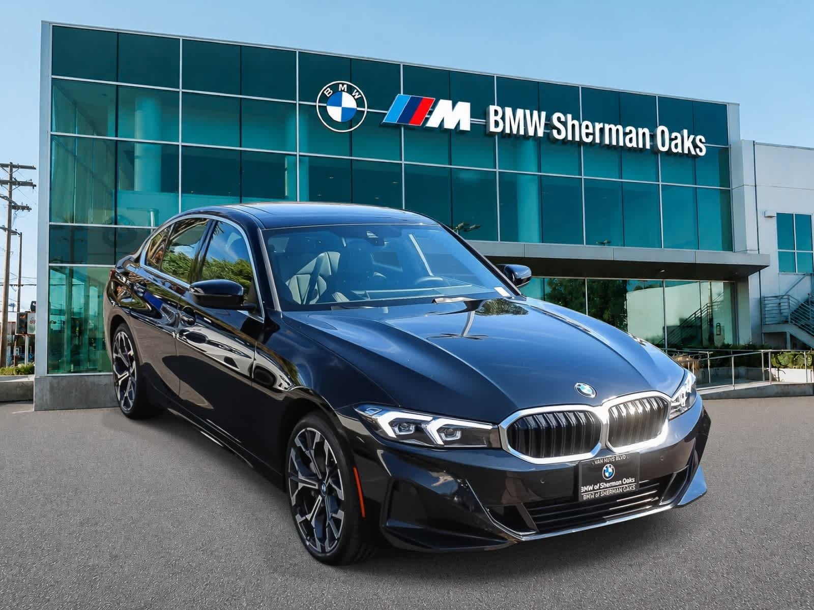 Used 2026 BMW 330i Sedan w/ Convenience Package RWD image 3