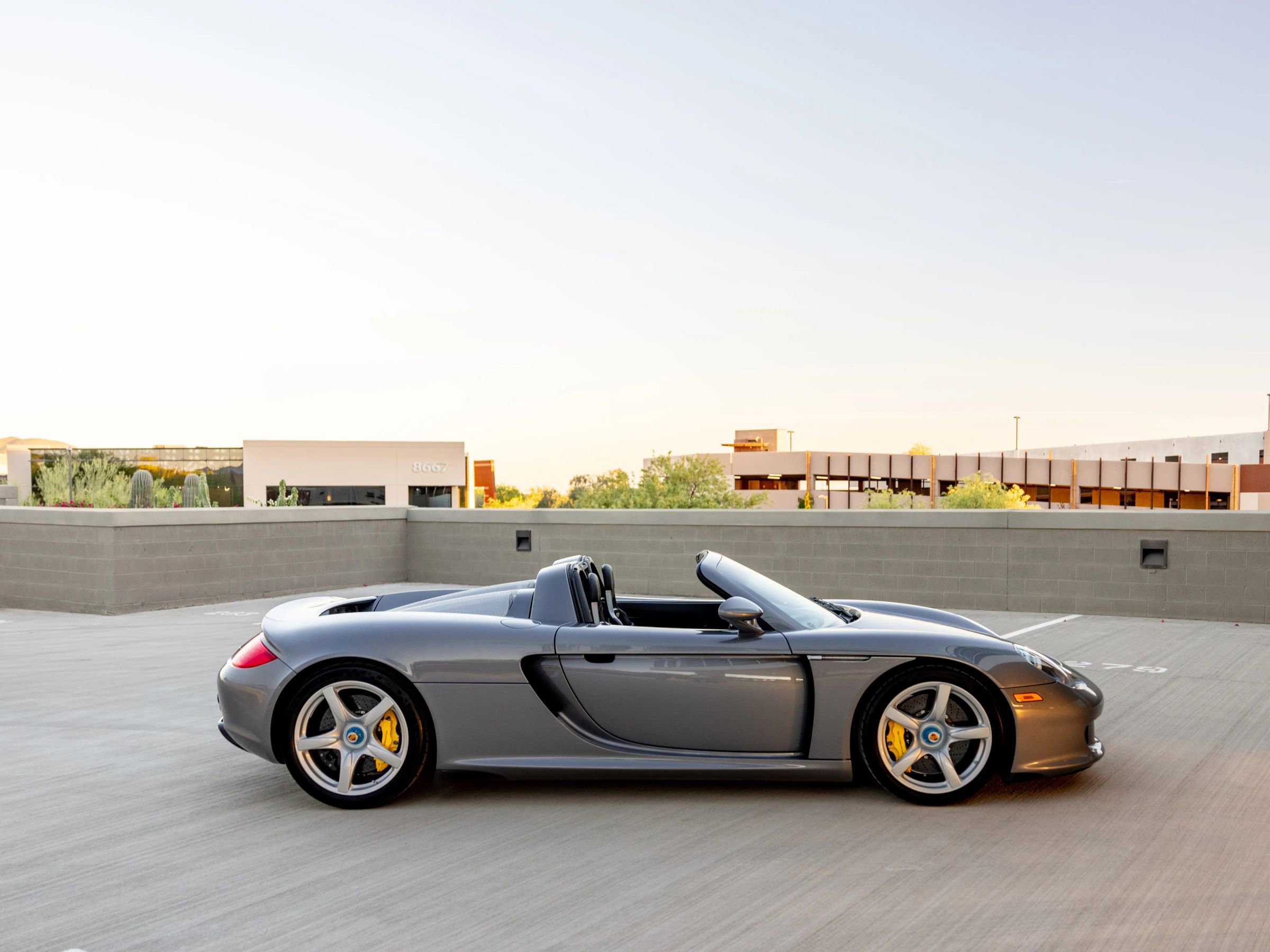 Used 2004 Porsche Carrera GT image 28