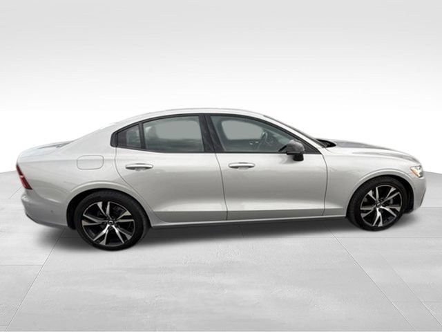 Used 2024 Volvo S60 B5 Plus FWD image 37