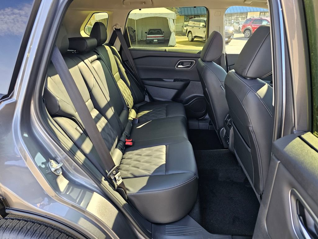 New 2026 Nissan Rogue Platinum w/ Platinum Premium Package AWD/4WD image 26