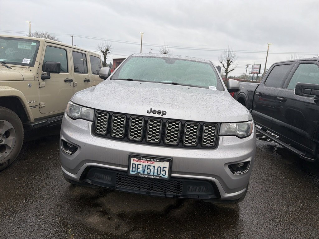 Used 2017 Jeep Grand Cherokee Altitude image 2