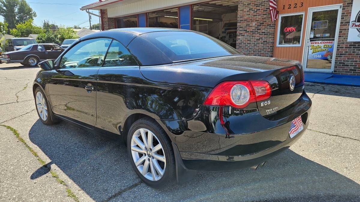 Used 2011 Volkswagen Eos Komfort FWD image 6
