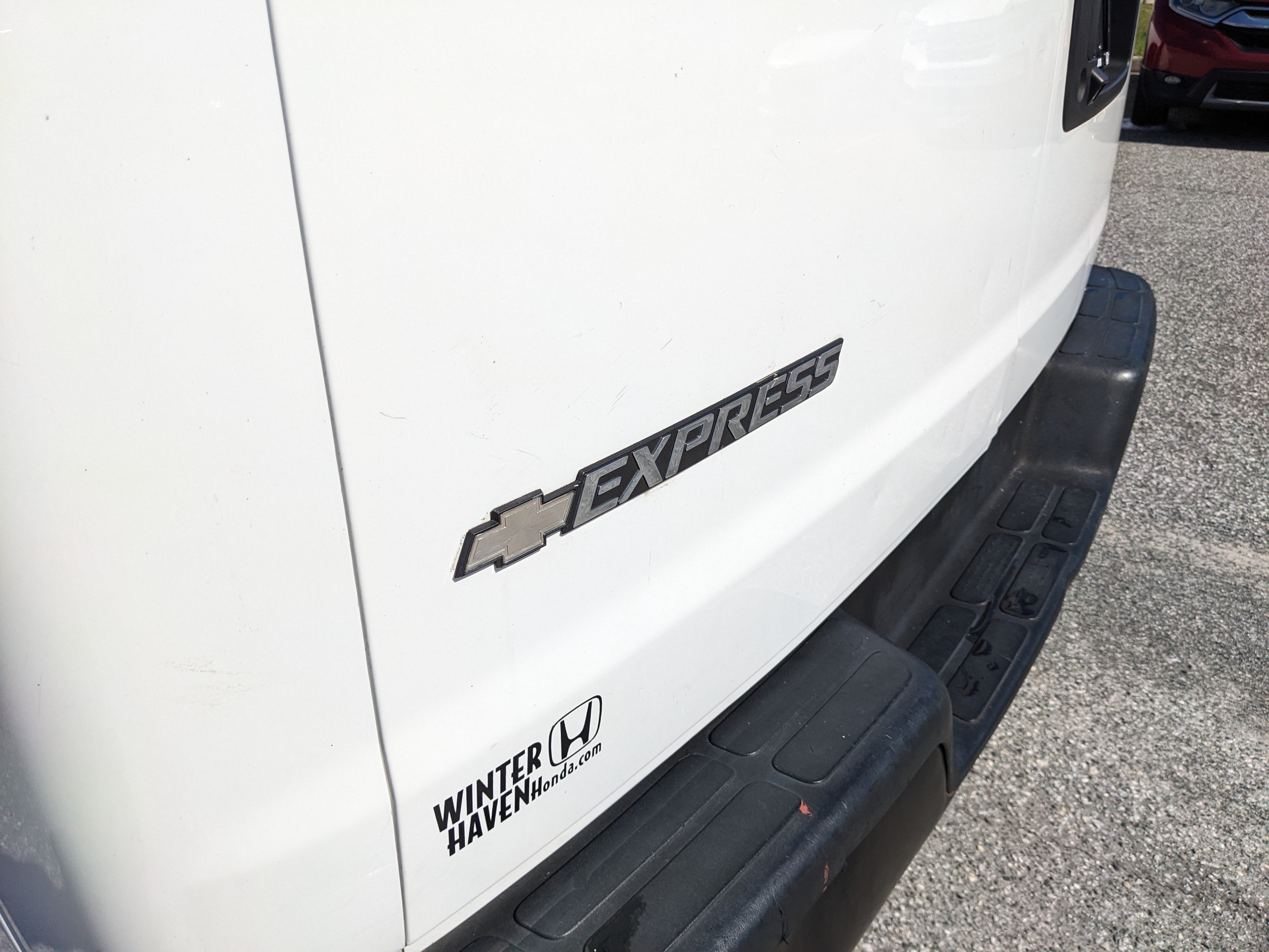 Used 2019 Chevrolet Express 2500 RWD image 15
