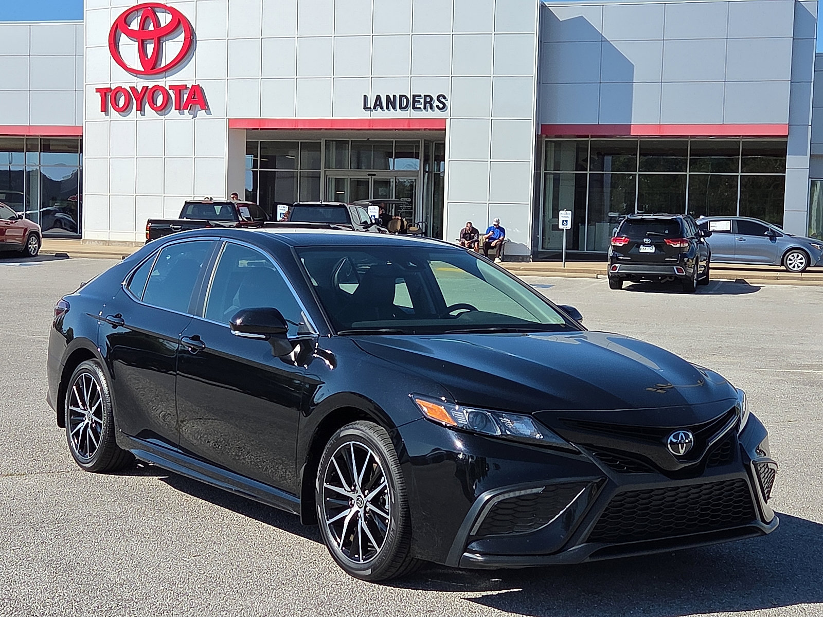 Used 2023 Toyota Camry SE