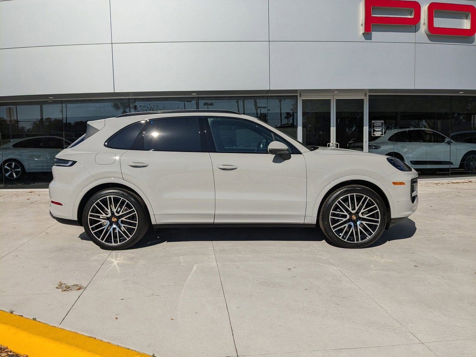 Certified 2025 Porsche Cayenne image 8