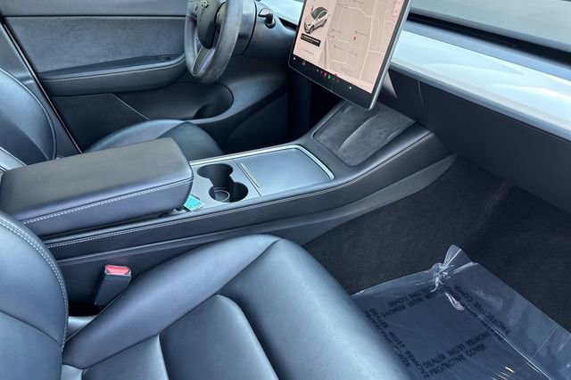 Used 2021 Tesla Model Y Long Range image 19