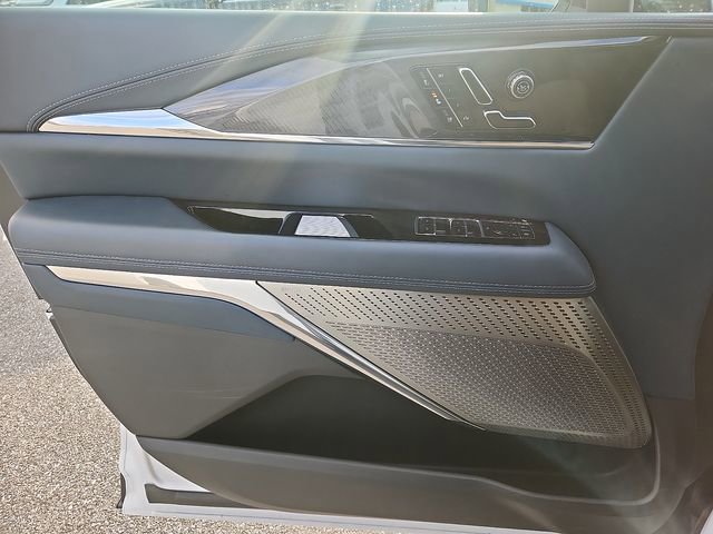 New 2025 Cadillac Escalade IQ Sport 2 w/ LPO, ONYX Package image 8