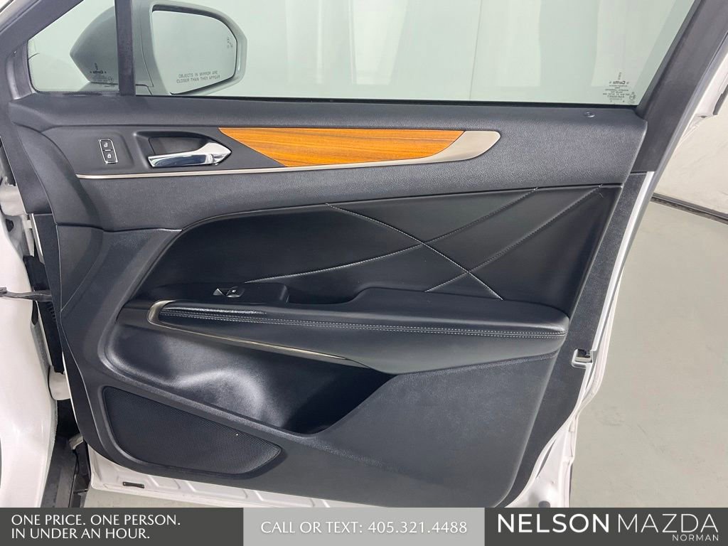 Used 2019 Lincoln MKC Select w/ Select Plus Package FWD image 20