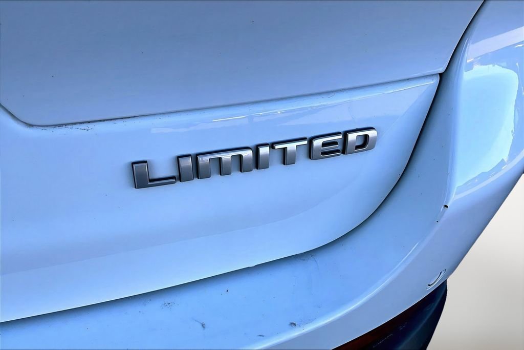 Used 2024 Jeep Grand Cherokee L Limited w/ Luxury Tech Group II AWD/4WD image 8