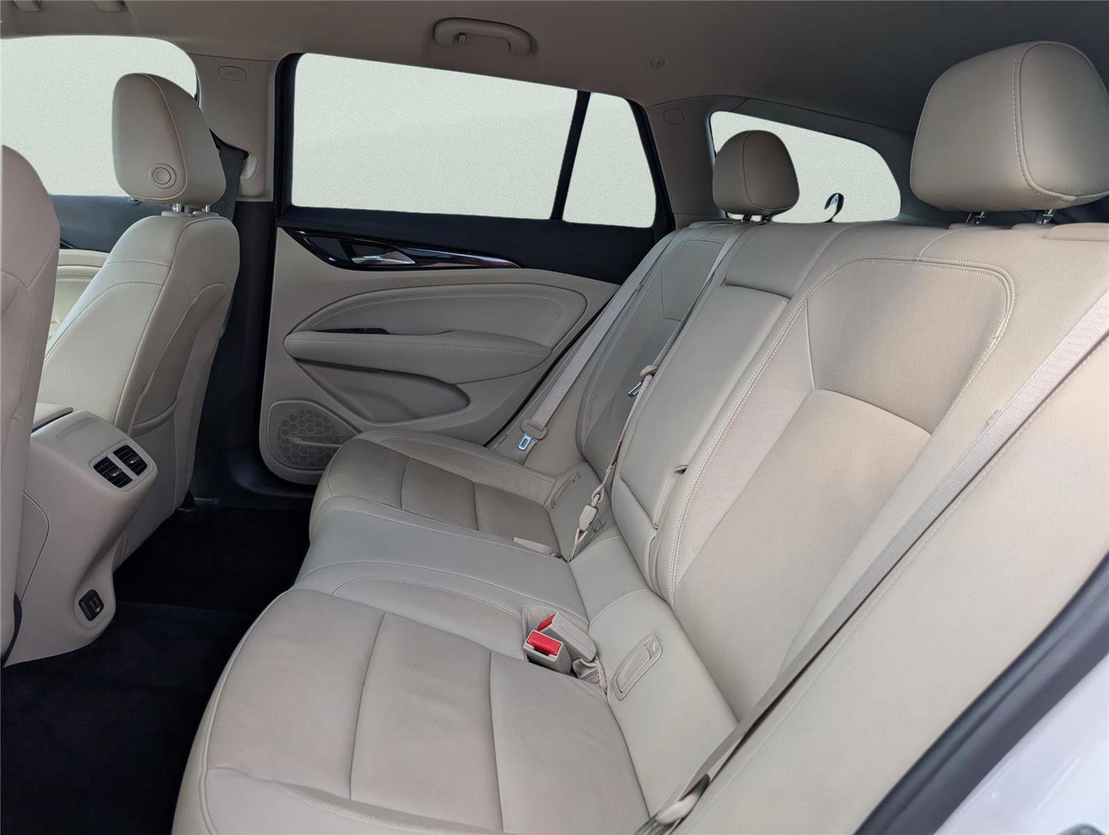 Used 2018 Buick Regal Essence w/ Driver Confidence Package #1 image 26