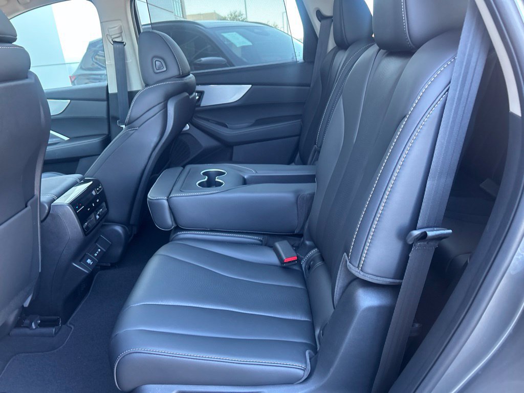 Certified 2025 Acura MDX w/ Technology Package FWD image 8