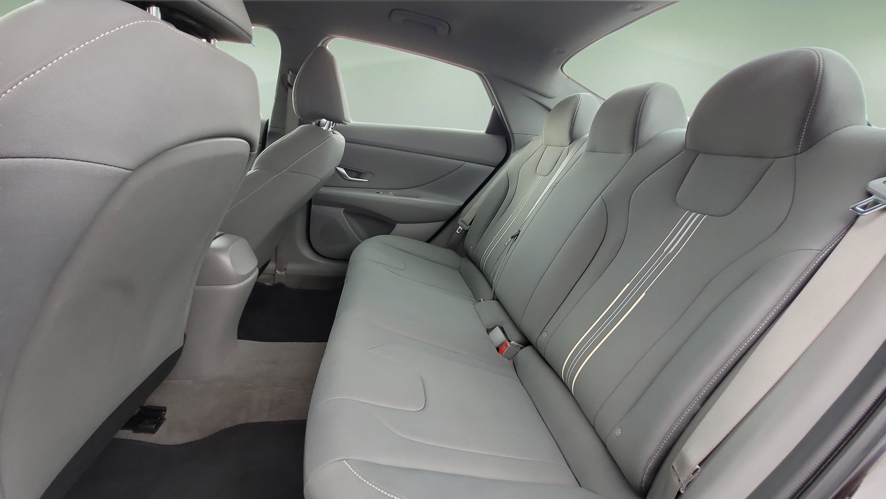 Used 2023 Hyundai Elantra SEL w/ Convenience Package FWD image 16
