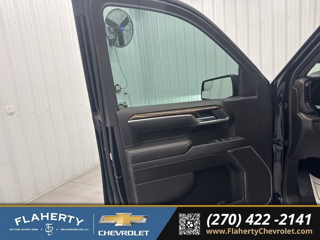 Used 2025 GMC Sierra 1500 Elevation image 8