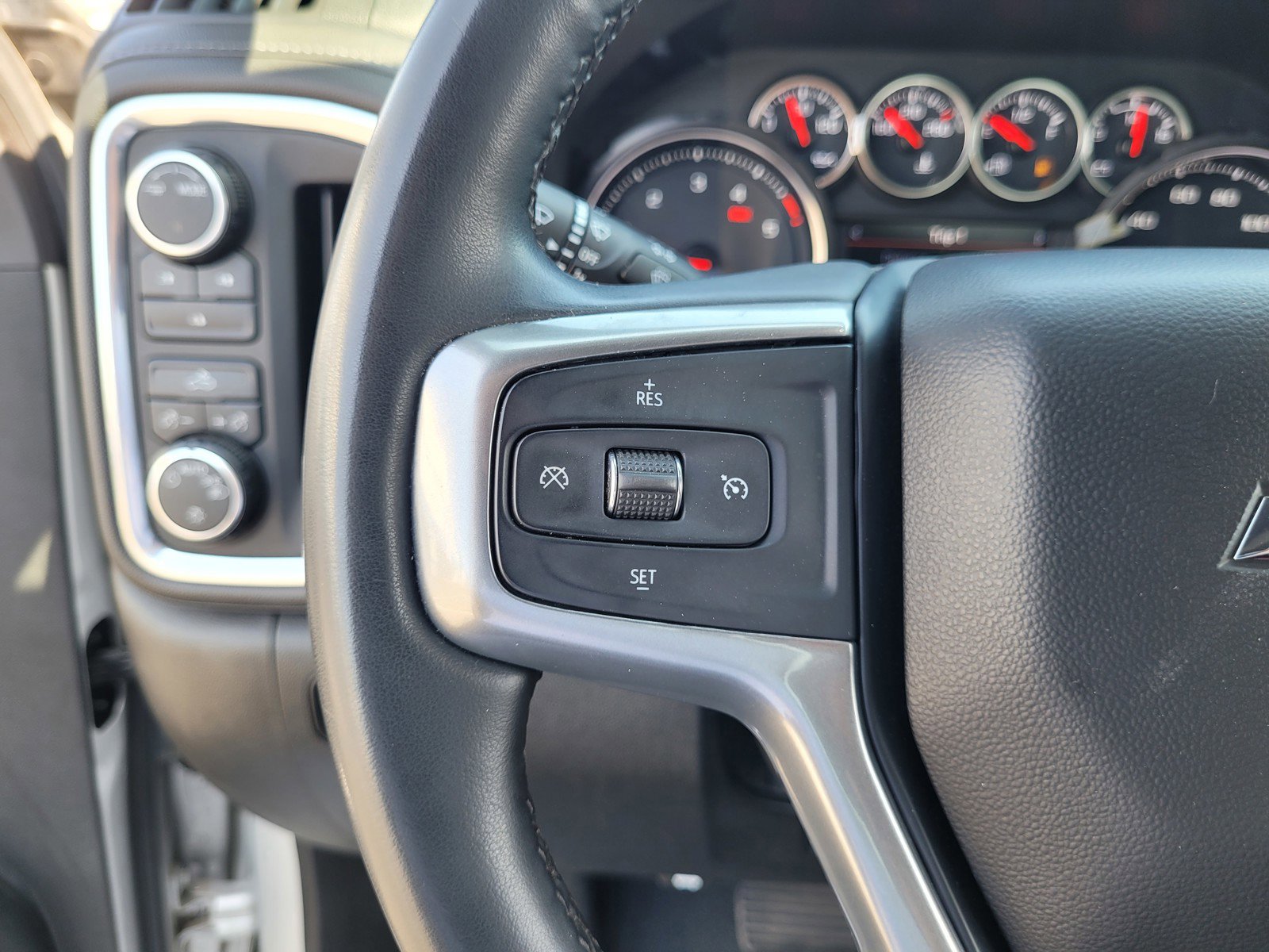 Used 2023 Chevrolet Silverado 2500 LT image 20