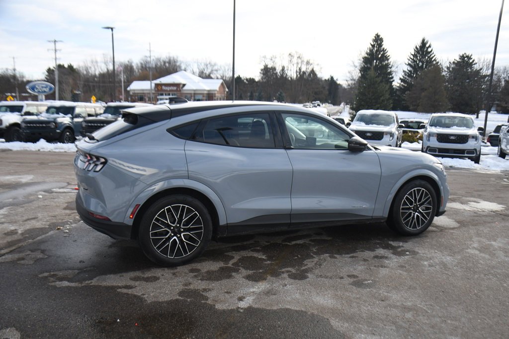 Used 2025 Ford Mustang Mach-E Premium image 7