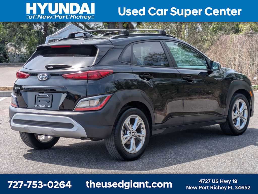 Certified 2022 Hyundai Kona SEL w/ Cargo Package image 5