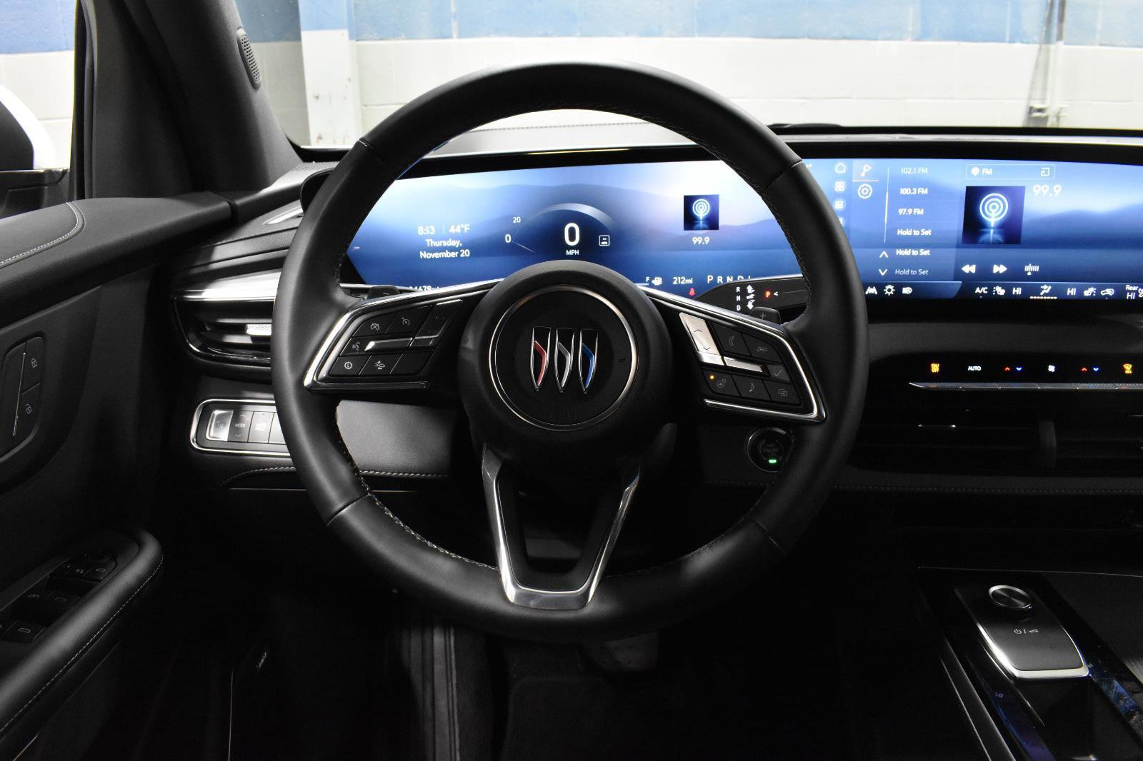 Used 2025 Buick Enclave Preferred image 8