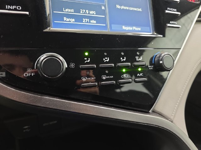 Used 2018 Toyota Camry LE FWD image 22