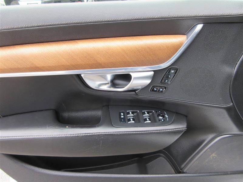 Used 2018 Volvo S90 T6 Inscription w/ Convenience Package image 12