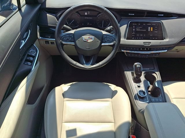 Used 2021 Cadillac XT4 Premium Luxury w/ Enhanced Visibility Package AWD/4WD image 9
