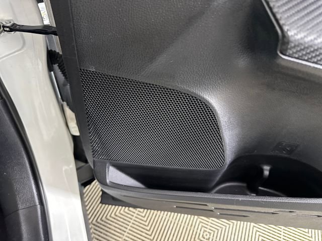 Used 2015 Toyota RAV4 Limited image 29