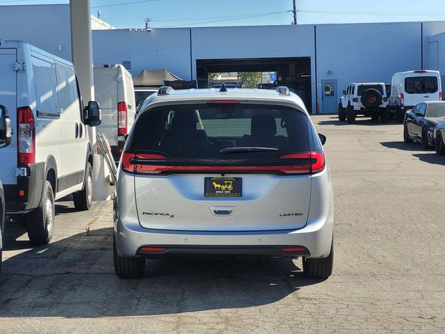 New 2026 Chrysler Pacifica Limited image 5
