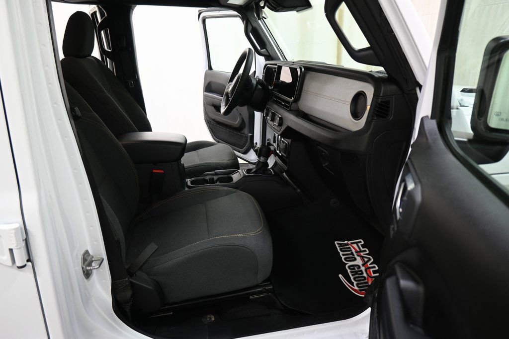 Used 2025 Jeep Gladiator Sport image 11