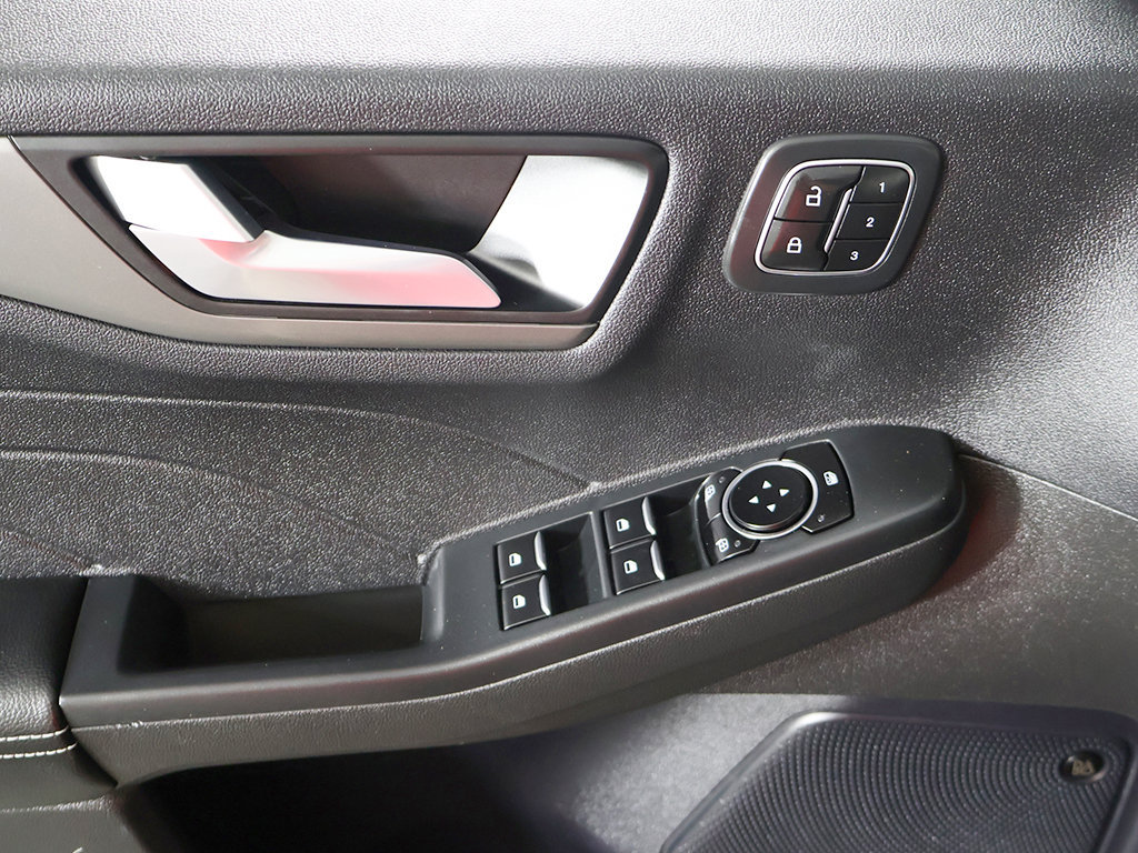 Used 2023 Ford Escape Active w/ Tech Pack #2 AWD/4WD image 32