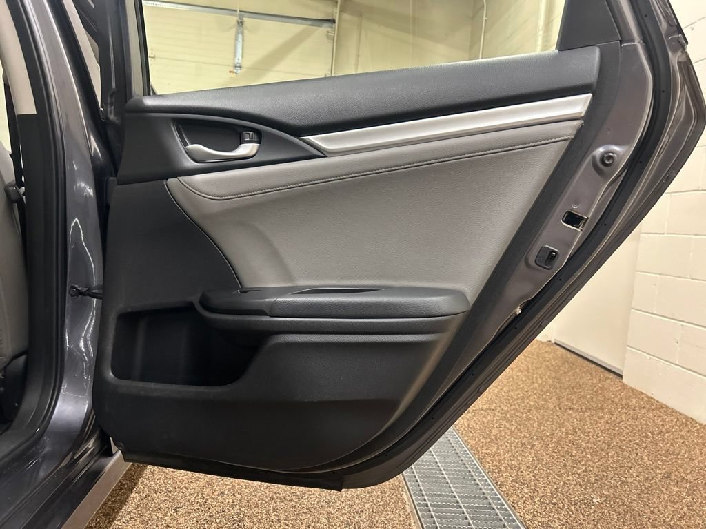 Used 2018 Honda Civic Touring image 15