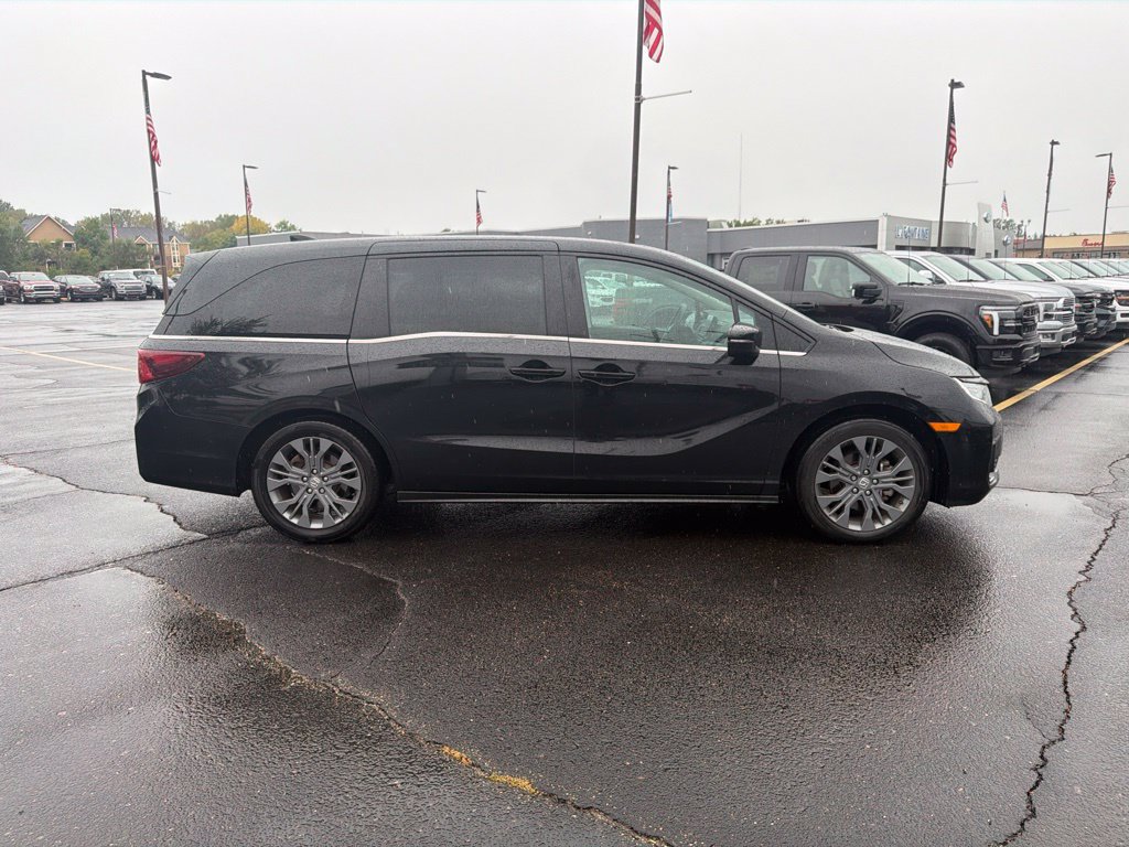 Used 2025 Honda Odyssey Touring image 4