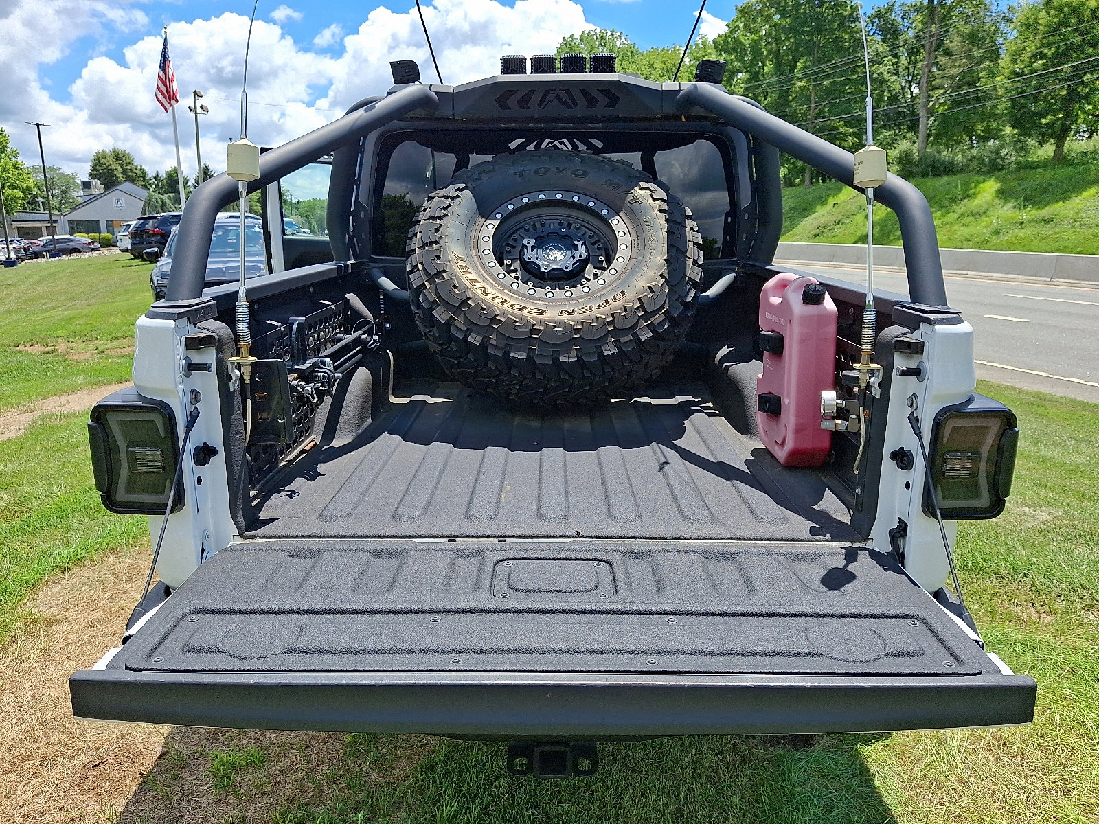 Used 2020 Jeep Gladiator Rubicon w/ Cold Weather Group image 28