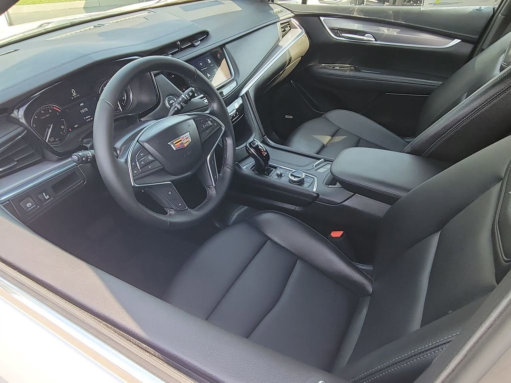Used 2025 Cadillac XT5 Luxury image 10