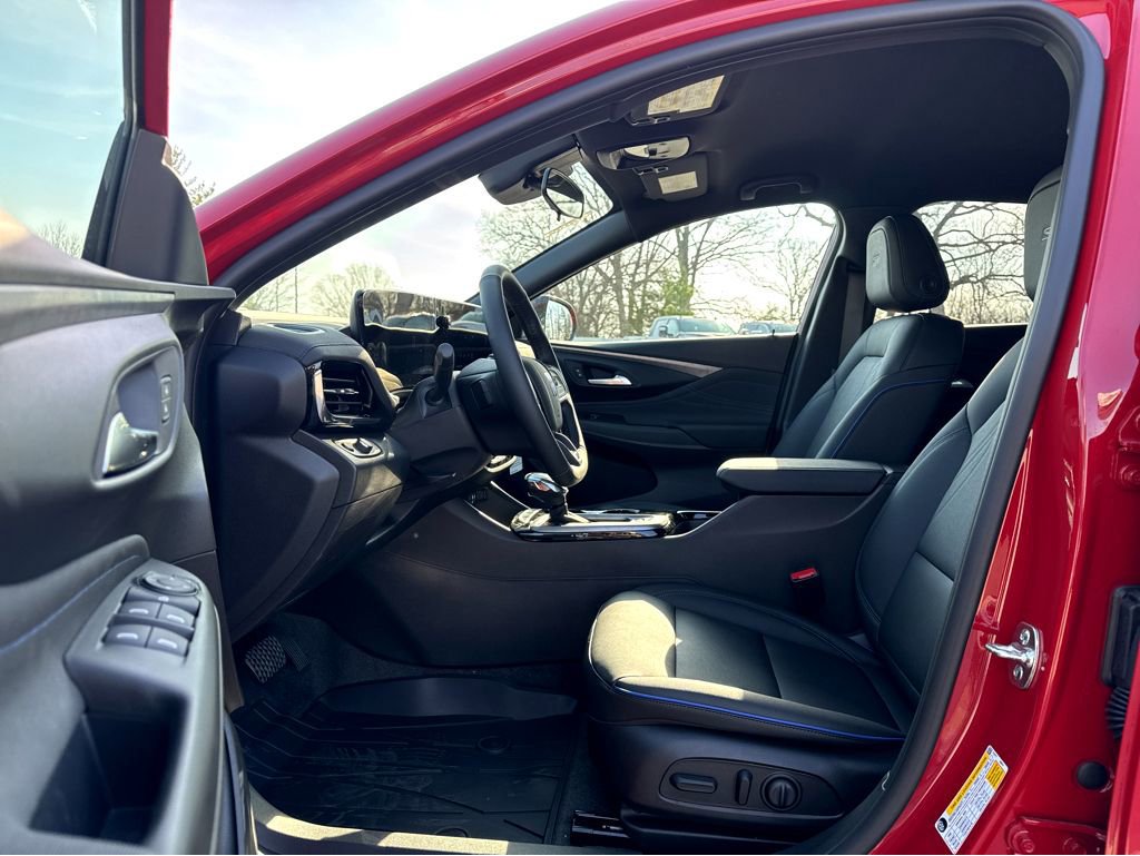 New 2026 Buick Envista Sport Touring w/ Convenience I Package FWD image 8