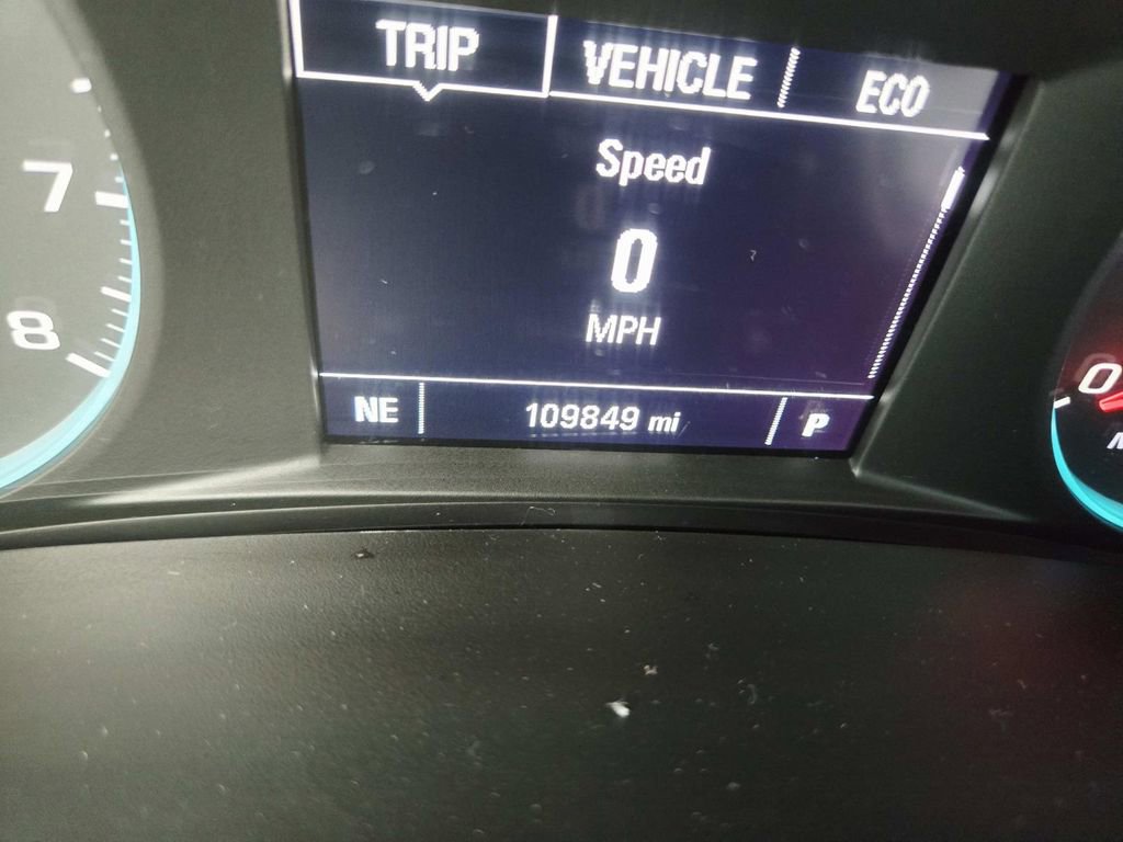 Used 2020 Chevrolet Equinox LS image 23