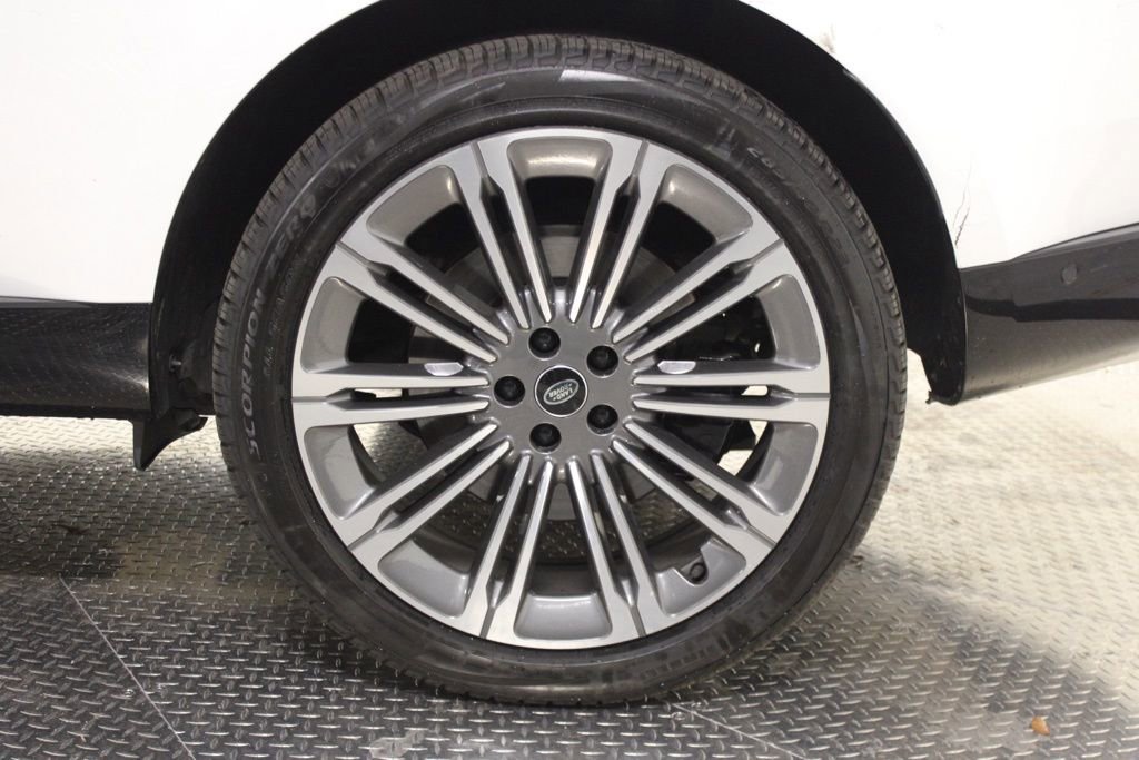 Certified 2023 Land Rover Range Rover SE AWD/4WD image 9