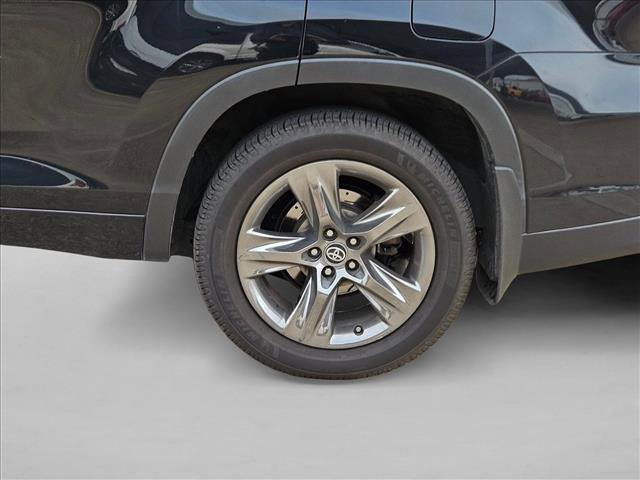 Used 2019 Toyota Highlander Limited Platinum AWD/4WD image 19
