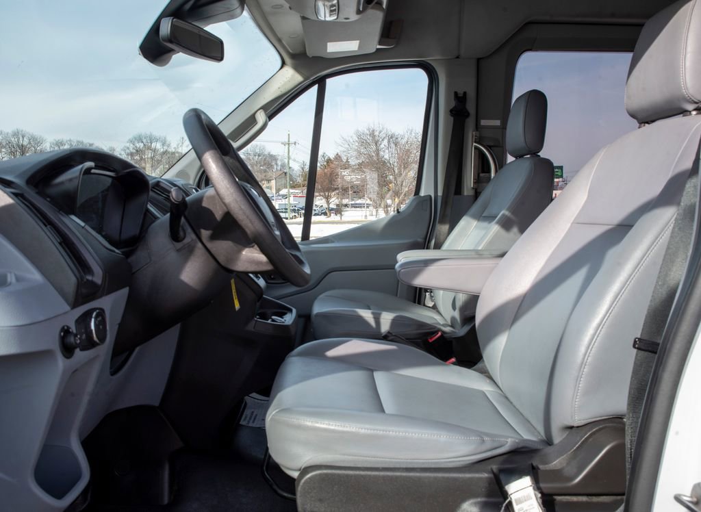 Used 2018 Ford Transit 150 XL image 9