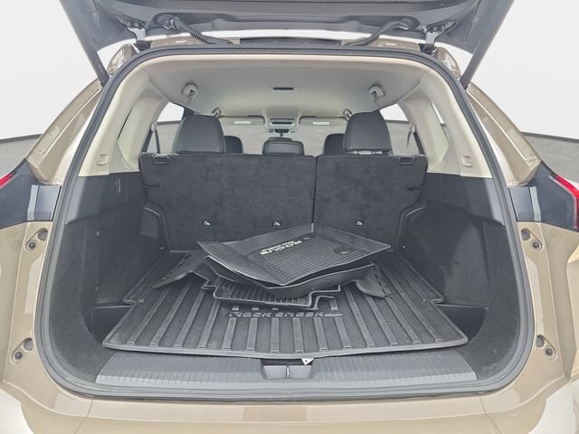 Used 2025 Nissan Rogue SV AWD/4WD image 29