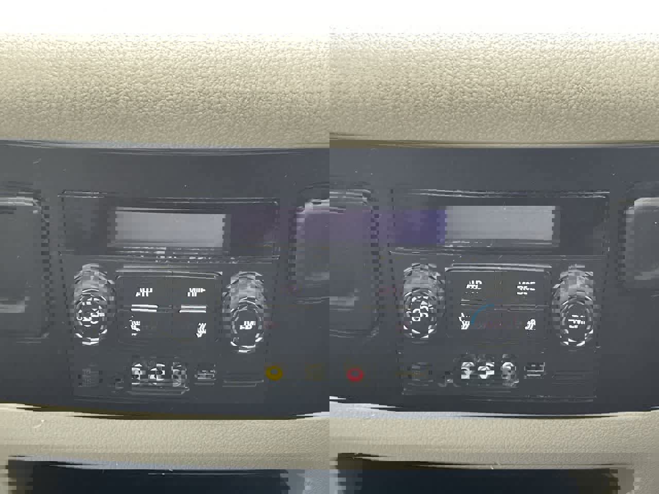 Used 2016 GMC Yukon Denali w/ Open Road Package image 24