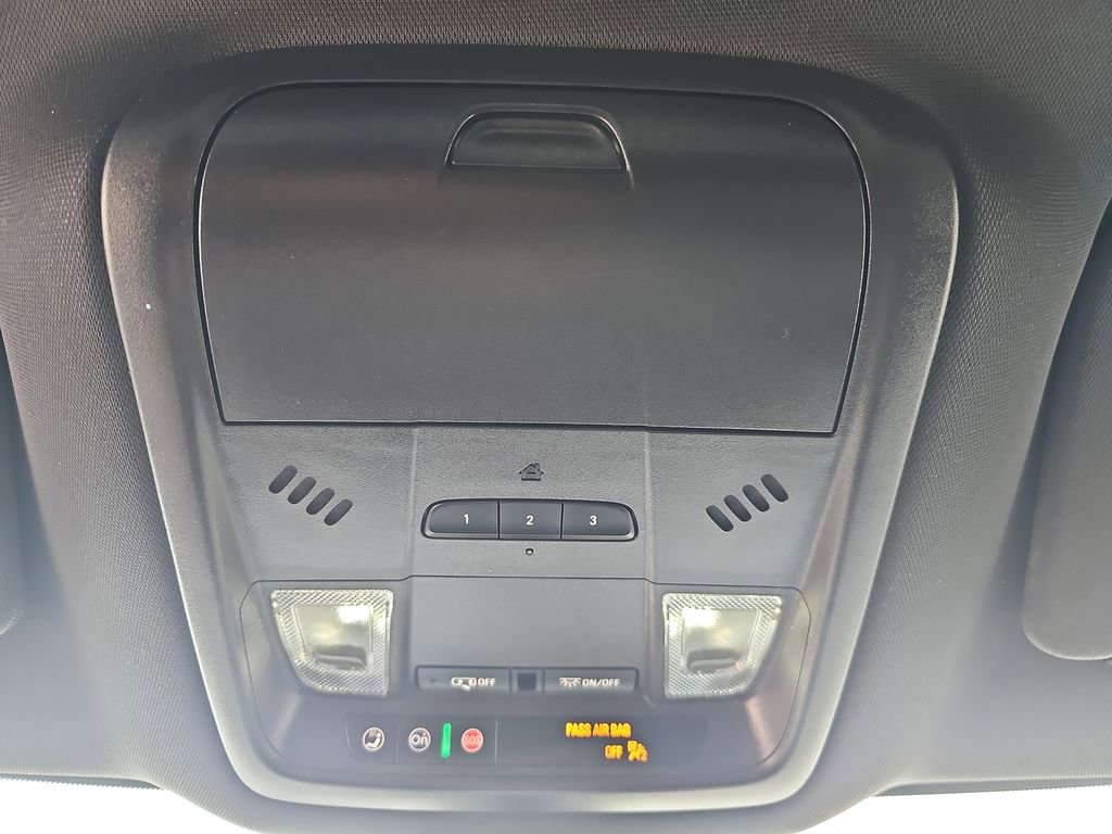 Used 2024 Buick Enclave Premium image 32